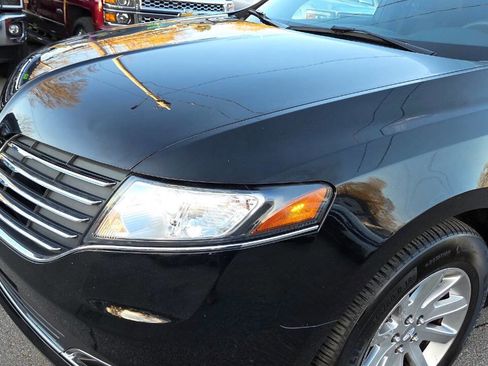 Used 2019 Lincoln MKT AWD image 21