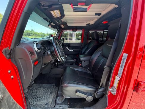 Used 2016 Jeep Wrangler Unlimited Rubicon w/ Dual Top Group AWD/4WD image 3