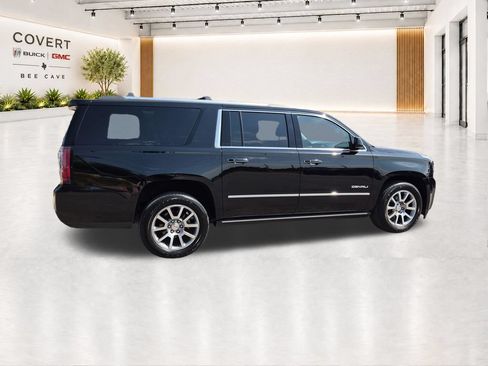 Used 2019 GMC Yukon XL Denali AWD/4WD image 12