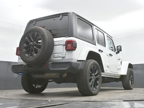 Used 2023 Jeep Wrangler Unlimited Sahara AWD/4WD image 31