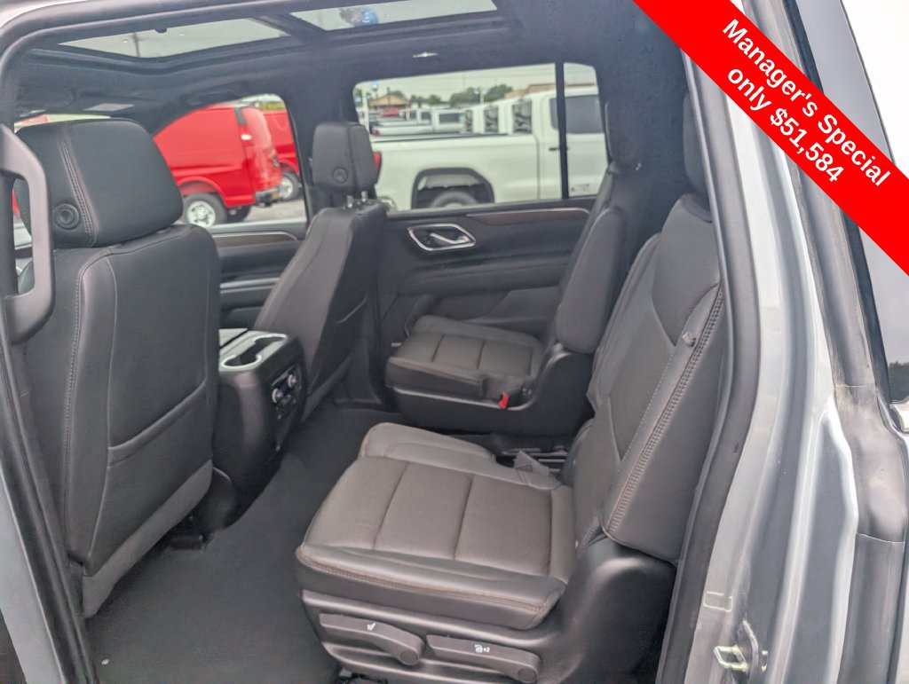 Used 2023 Chevrolet Suburban High Country w/ Premium Package 2 AWD/4WD image 9