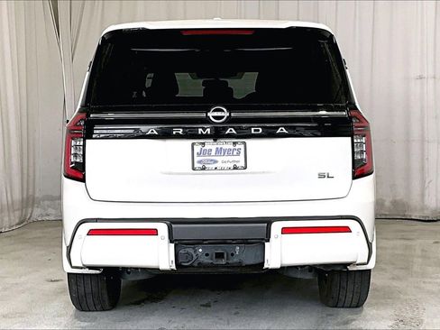 Used 2025 Nissan Armada SL w/ Captain's Chari Seat Package image 4