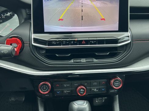 Used 2023 Jeep Compass Trailhawk image 25