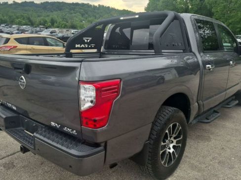 Used 2021 Nissan Titan SV w/ SV Convenience Package AWD/4WD image 3