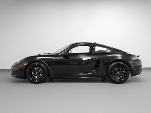 New 2025 Porsche 718 Cayman image 2