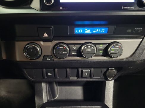 Used 2021 Toyota Tacoma SR AWD/4WD image 17