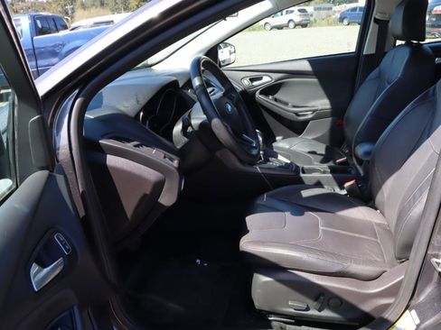 Used 2015 Ford Focus SE w/ Equipment Group 201A FWD image 6