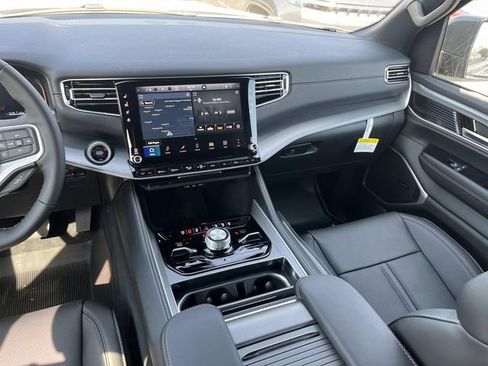 New 2026 Jeep Grand Wagoneer 4WD image 15