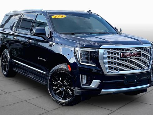 Used 2024 GMC Yukon XL Denali AWD/4WD image 3