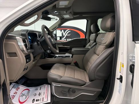 New 2026 Ford F250 Platinum w/ Platinum Plus Package AWD/4WD image 8