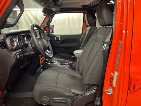 Certified 2020 Jeep Gladiator Overland w/ LED Lighting Group image 10