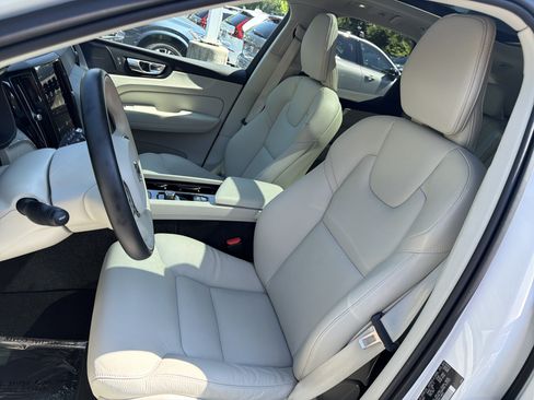 Certified 2024 Volvo XC60 B5 Plus AWD/4WD image 16