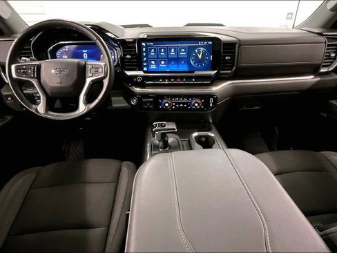 Used 2024 Chevrolet Silverado 1500 LT Trail Boss w/ Convenience Package II image 17