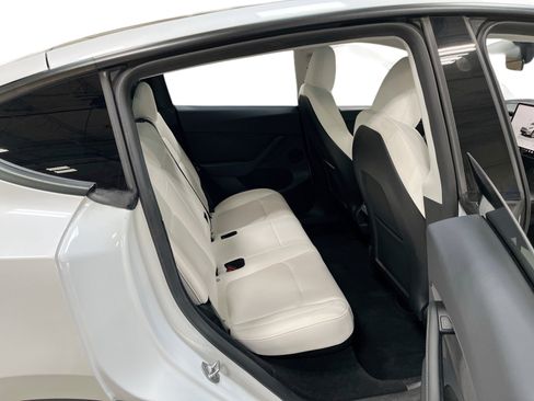 Certified 2023 Tesla Model Y Long Range AWD/4WD image 11