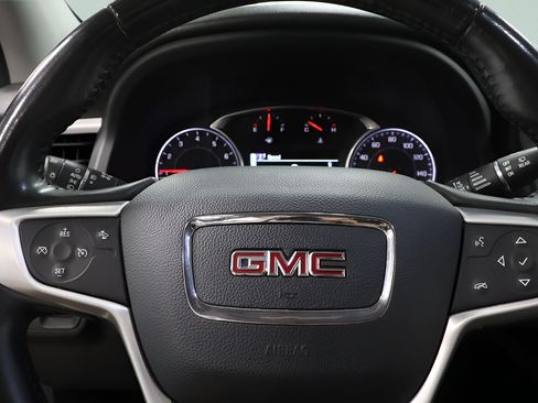 Used 2019 GMC Acadia SLT w/ LPO, Floor Liner Package FWD image 13