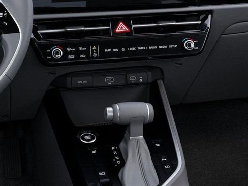 New 2025 Kia Niro EX image 21