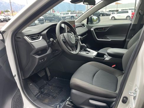 Used 2025 Toyota RAV4 LE AWD/4WD image 10