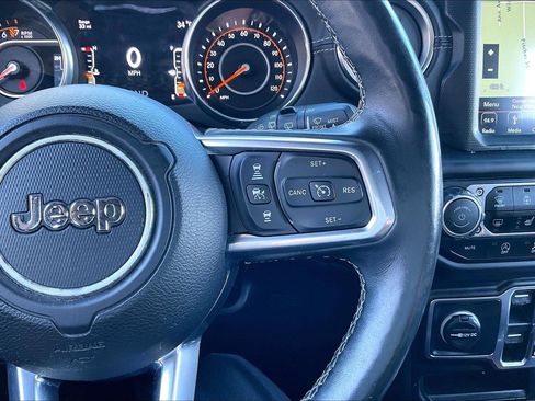 Used 2019 Jeep Wrangler Unlimited Sahara w/ Advanced Safety Group image 17