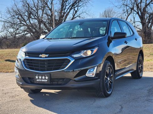 Used 2019 Chevrolet Equinox LS image 3