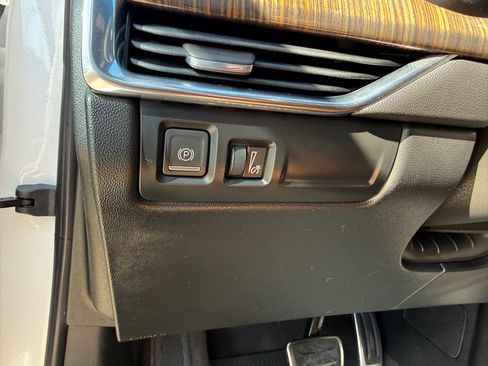 Used 2019 Cadillac XT4 Sport w/ LPO, Midnight Sport Package AWD/4WD image 20