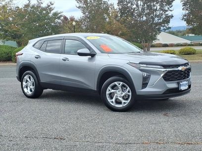 Used 2024 Chevrolet Trax LS w/ LS Convenience Package