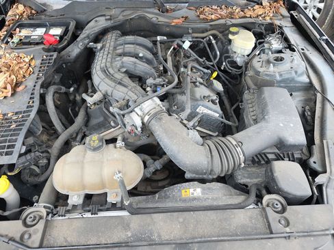 Used 2016 Ford Mustang V6 image 15