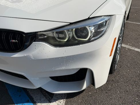 Used 2018 BMW M4 Convertible image 5