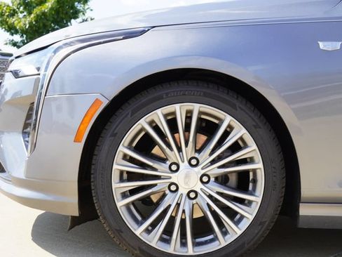 Used 2020 Cadillac CT4 Premium Luxury RWD image 5