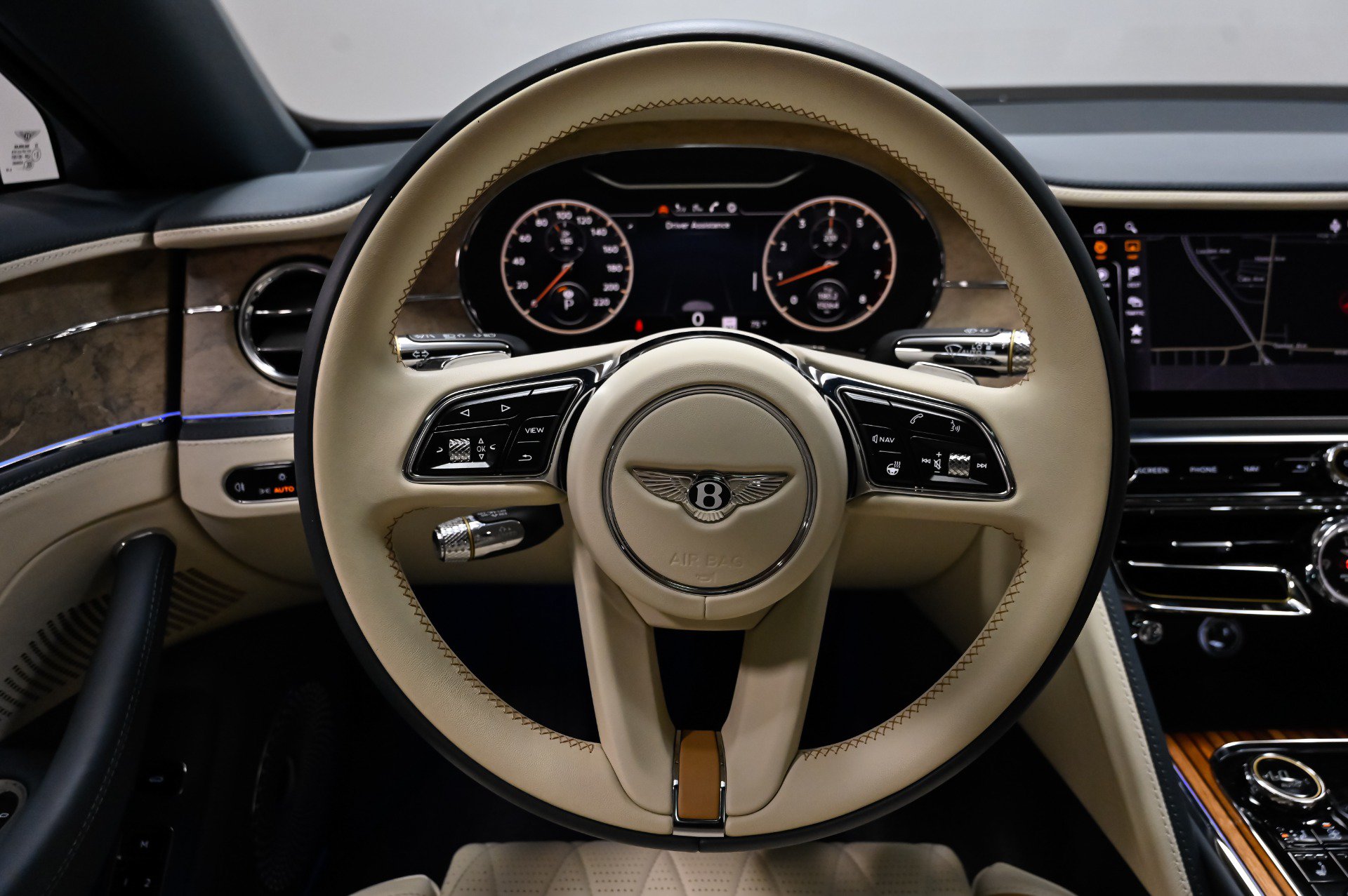 Used 2022 Bentley Flying Spur V8 AWD/4WD image 64