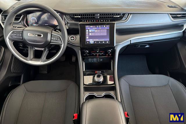 Used 2024 Jeep Grand Cherokee Laredo X RWD image 15
