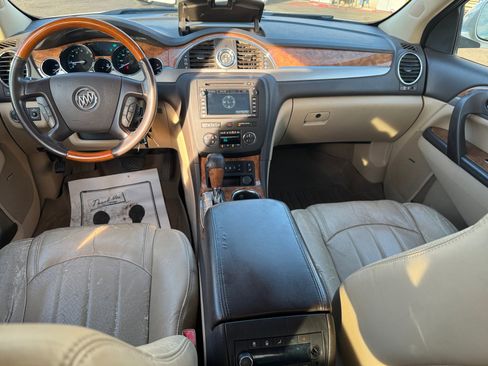 Used 2011 Buick Enclave CXL image 25