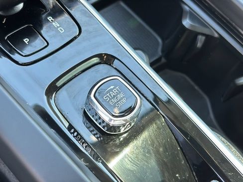 Certified 2023 Volvo XC60 B5 Core w/ Climate Package AWD/4WD image 14