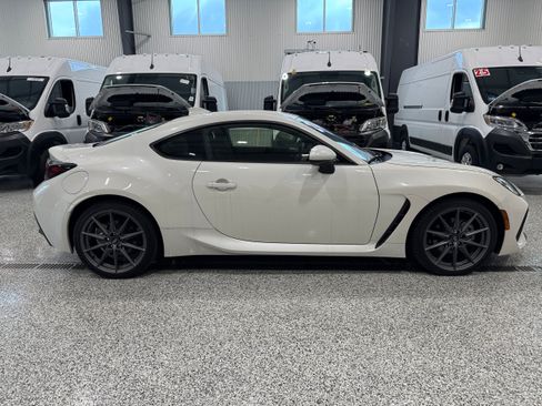 Used 2024 Subaru BRZ Limited RWD image 3