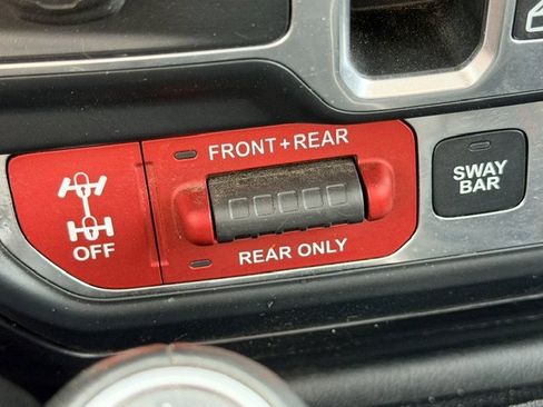 Used 2018 Jeep Wrangler Unlimited Rubicon AWD/4WD image 29
