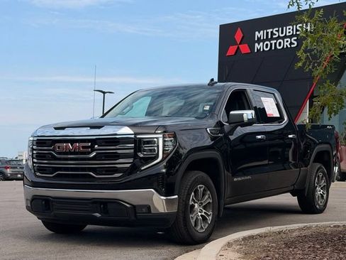 Used 2025 GMC Sierra 1500 SLT AWD/4WD image 8