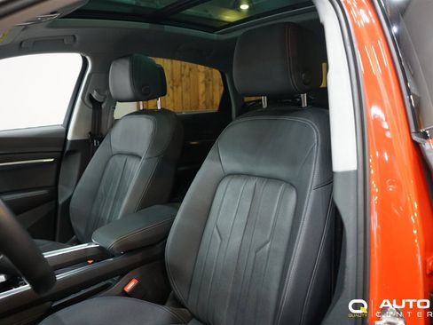 Used 2022 Audi e-tron Premium Plus w/ Premium Plus Package image 16