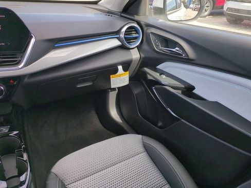 New 2026 Chevrolet Trax LT w/ Sunroof Package FWD image 16