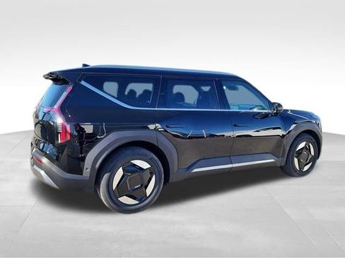 New 2026 Kia EV9 Wind AWD/4WD image 2