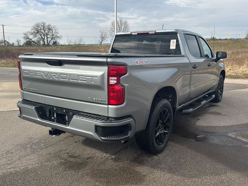 Used 2023 Chevrolet Silverado 1500 Custom image 7
