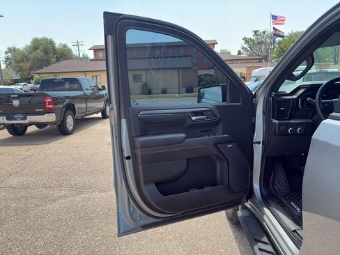 Used 2023 GMC Sierra 1500 AT4 w/ Technology Package AWD/4WD image 30