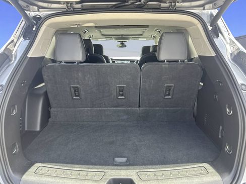 Used 2018 Buick Enclave Premium w/ Experience Buick Package FWD image 20
