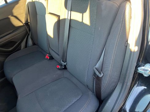 Used 2018 Chevrolet Trax LS image 24