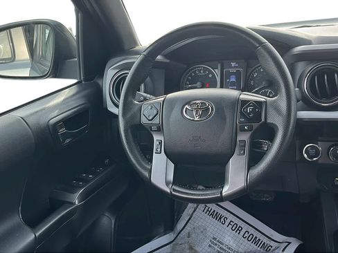Used 2022 Toyota Tacoma TRD Off-Road image 26