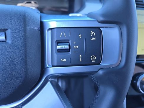 Used 2024 Land Rover Discovery Dynamic SE image 18