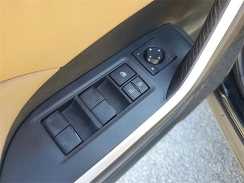 Used 2020 Toyota RAV4 XLE image 18