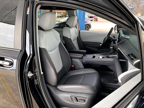 Used 2023 Toyota Sienna XSE image 9