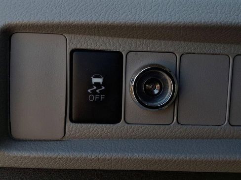 Used 2020 Toyota Sienna L FWD image 24