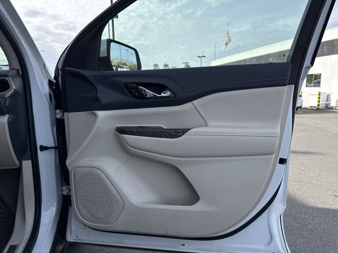 Used 2020 GMC Acadia Denali w/ Denali Ultimate Package image 38