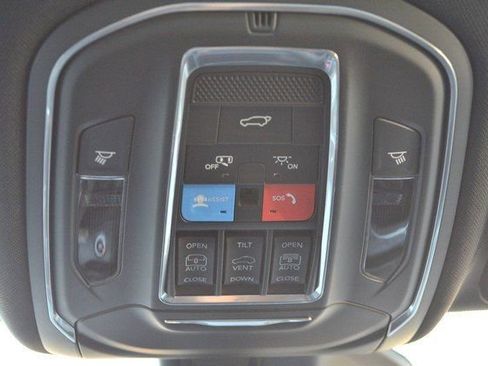 New 2025 Jeep Grand Cherokee Limited image 29