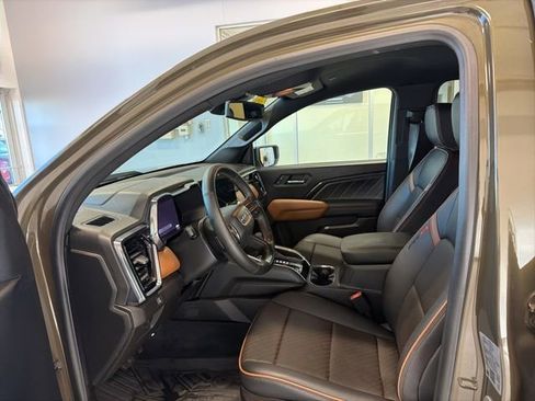 Used 2025 GMC Canyon AT4 w/ AT4 Premium Package image 13